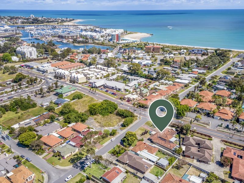 2/18 Stewart Street, Mandurah