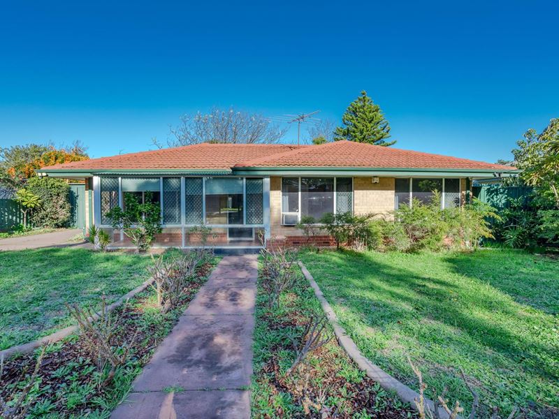 30 Seventh Road, Armadale WA 6112