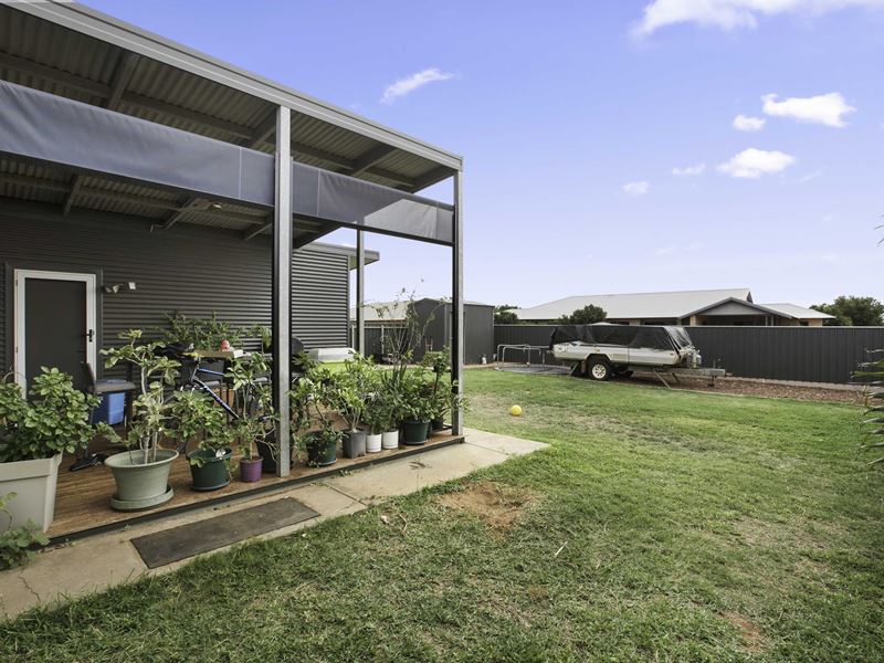 46 Brolga Meander, Nickol