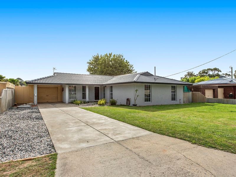 4 Tarwarri Close, Hillman WA 6168