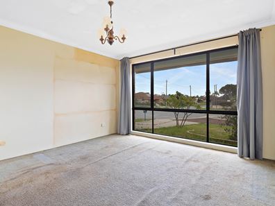 15 Schaffers Place, Thornlie WA 6108