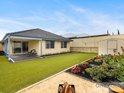 8 Pumice Place, Alexander Heights WA 6064