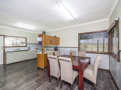 24 Gaston Road, Bullsbrook WA 6084