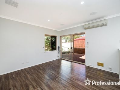 32B Albourne Way, Balga WA 6061