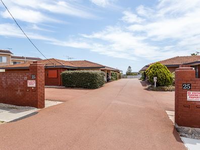 2/25 Filburn Street, Scarborough WA 6019