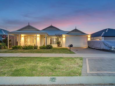 14 Featherstone Gardens, Butler WA 6036