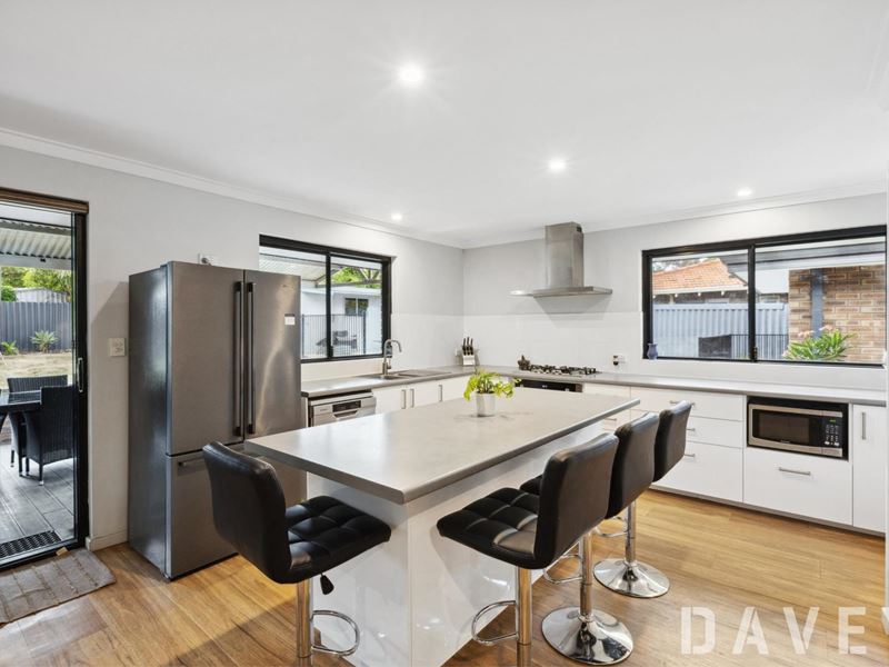 10 Golders Green Lane, Kingsley