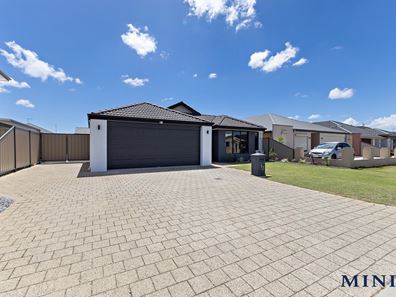 13 Tordera Parkway, Piara Waters WA 6112