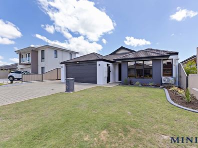 13 Tordera Parkway, Piara Waters WA 6112