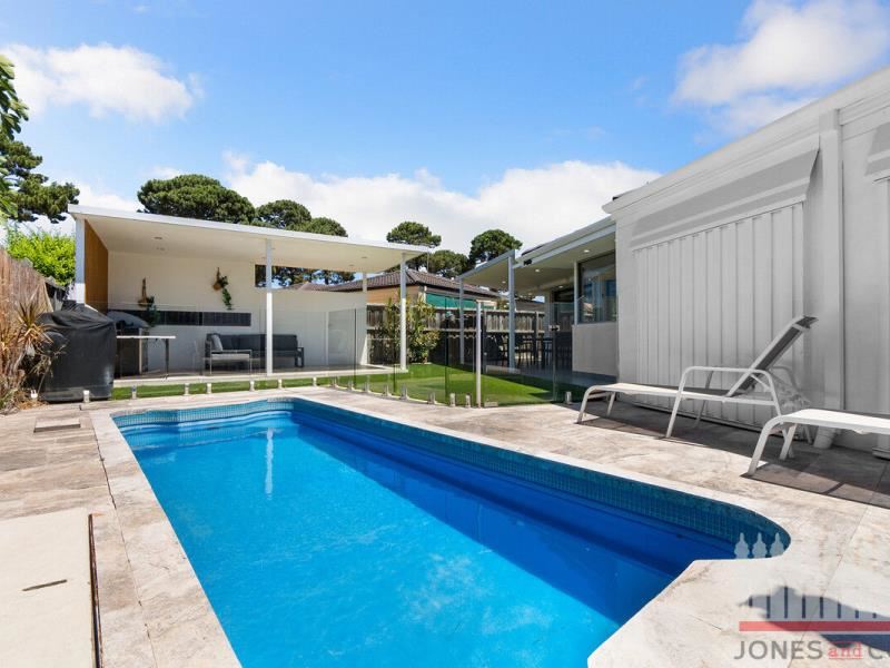 4 Florac Close, Ellenbrook WA 6069