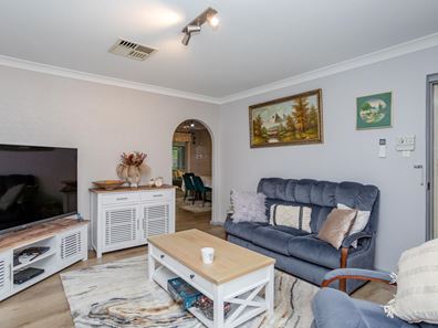 11 Felicia Place, Camillo WA 6111