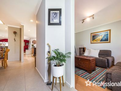 11 Spyglass Hill, Ballajura WA 6066