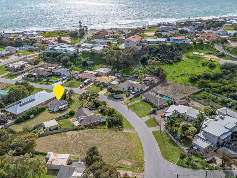 8 Murray Crescent, Halls Head