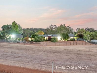 2 Magnolia Close, Bakers Hill WA 6562