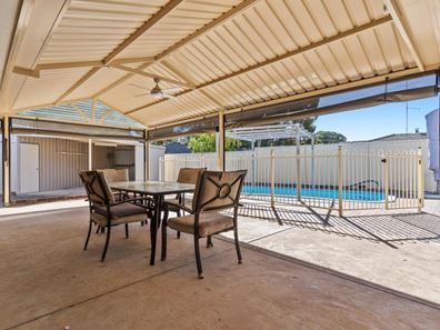4 Niagara Place, Greenfields WA 6210