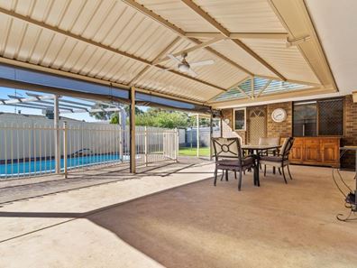4 Niagara Place, Greenfields WA 6210
