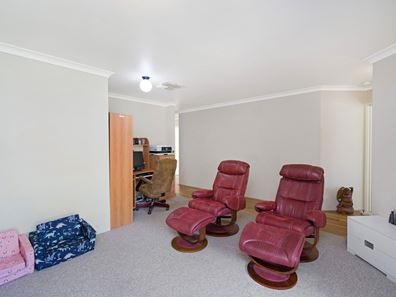 6 Higgs Court, Brookdale WA 6112