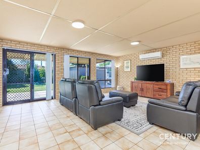 7 Shamrock Way, Huntingdale WA 6110