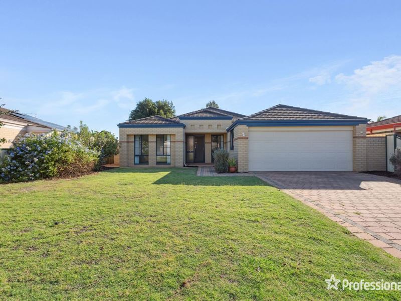8 Babbler Court, Maida Vale WA 6057