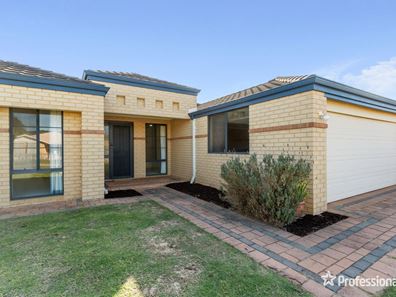 8 Babbler Court, Maida Vale WA 6057