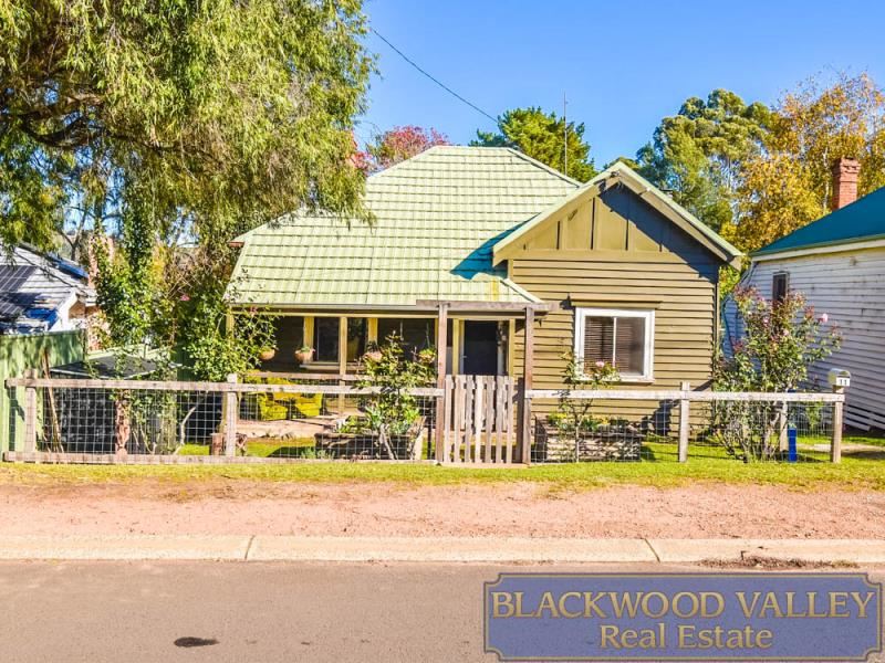11 Hampton Street, Bridgetown WA 6255