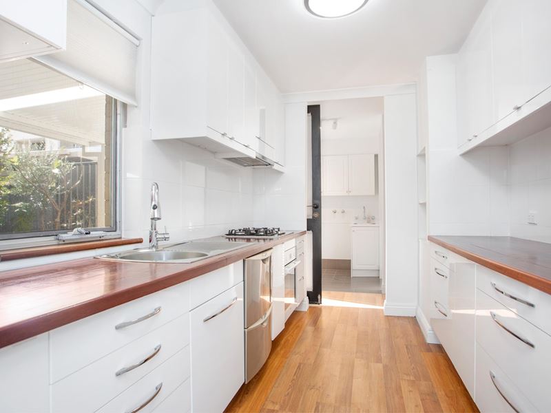 1/134 Labouchere Road, Como WA 6152