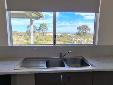 104/19 Sunset Court, Karakin WA 6044