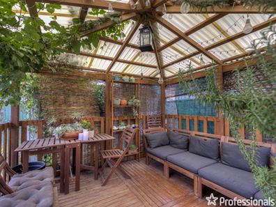 8 Little Harold Street, Bellevue WA 6056