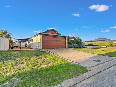 14 Camden Way, Meadow Springs WA 6210