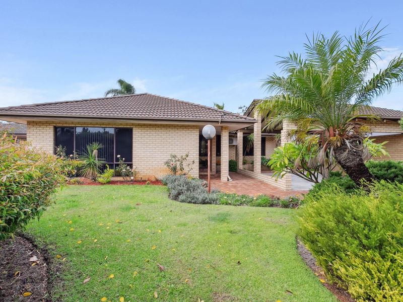 137 Howes Crescent, Dianella