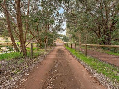 37 Grieve Way, Bedfordale WA 6112