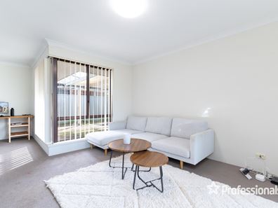 33 Kingfisher Avenue, Ballajura WA 6066