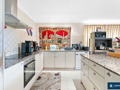 3 Skytown Place, Queens Park WA 6107