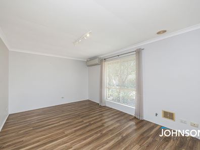 4/7 Ravenswood Drive, Nollamara WA 6061