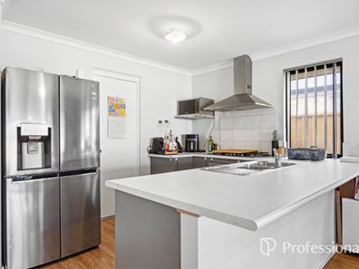 15 Edenhope Road, Australind WA 6233