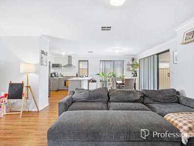 15 Edenhope Road, Australind WA 6233