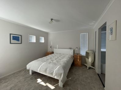 6 Collett Place, Guilderton WA 6041