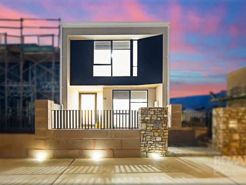 5a Dandenong Parade, Clarkson WA 6030