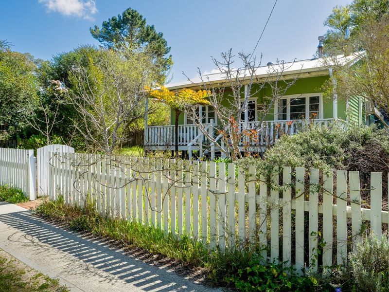 7 Marginata Crescent, Dwellingup WA 6213