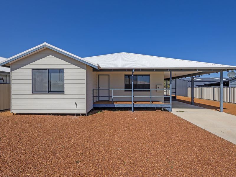 4 Tarragona Loop, Cervantes WA 6511
