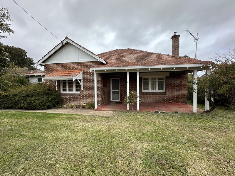 24 Adam Street, Katanning