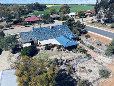 73 McLennan Street, Quairading WA 6383