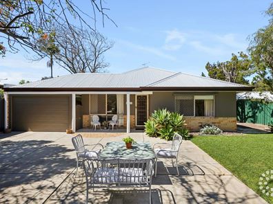 37A Nicholas Crescent, Hilton WA 6163
