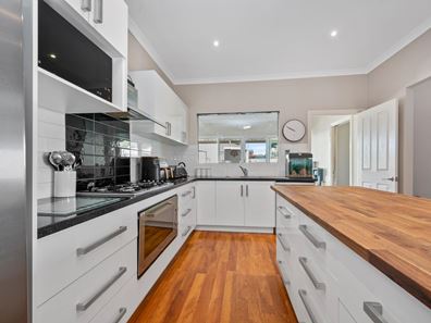 98 Ward Street, Lamington WA 6430