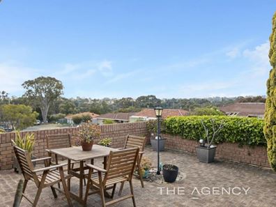 14 Dolphin Way, Beldon WA 6027