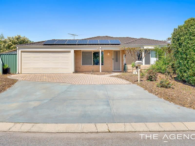 4 Tozer Loop, Atwell WA 6164