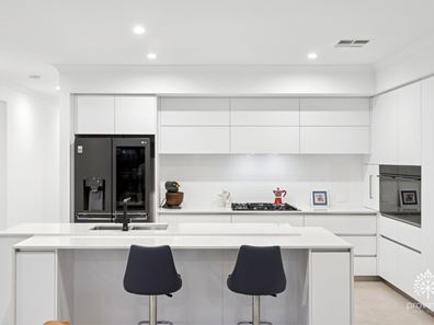 46 Broadmeadows Drive, Bushmead WA 6055
