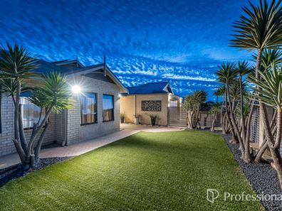 27 Seaspray Crescent, Jindalee WA 6036