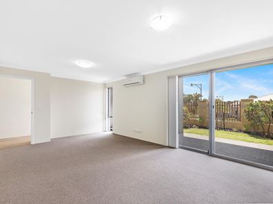 5A/11 Student Loop, Coolbellup WA 6163