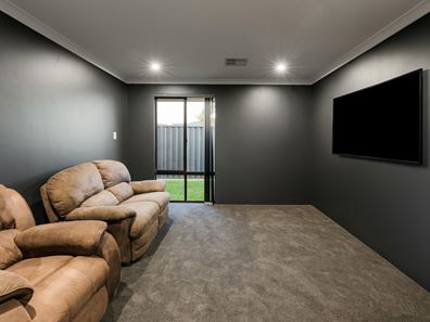 22 Tableland Road, Hilbert WA 6112